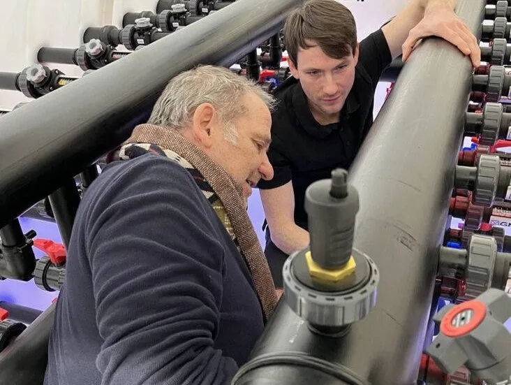 Thüringens Minister für Umwelt, Energie und Naturschutz Bernhard Stengele besucht die Firma GNV